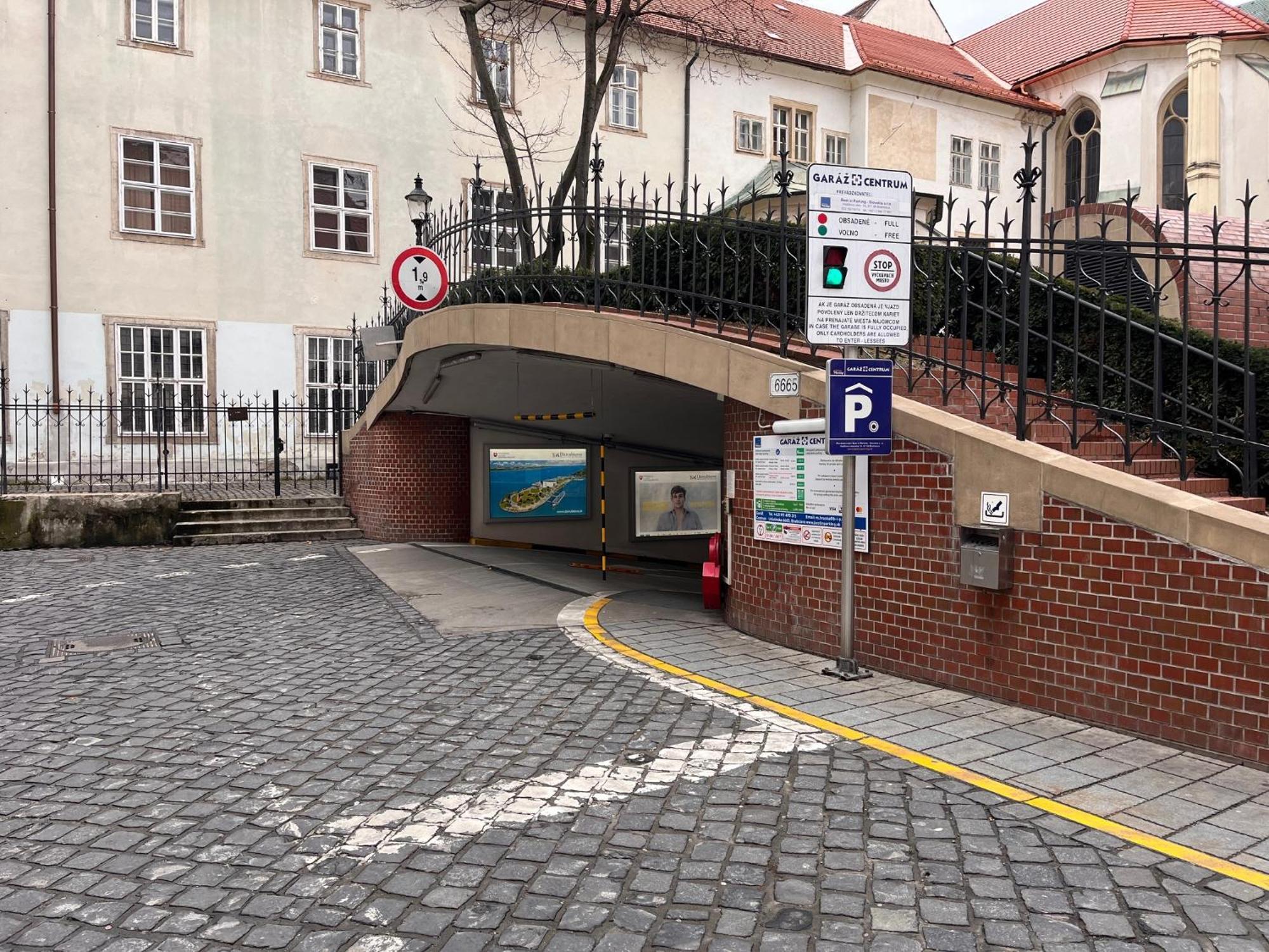 Revon Art-Deco Apartment Laurinska Bratislava Exterior photo